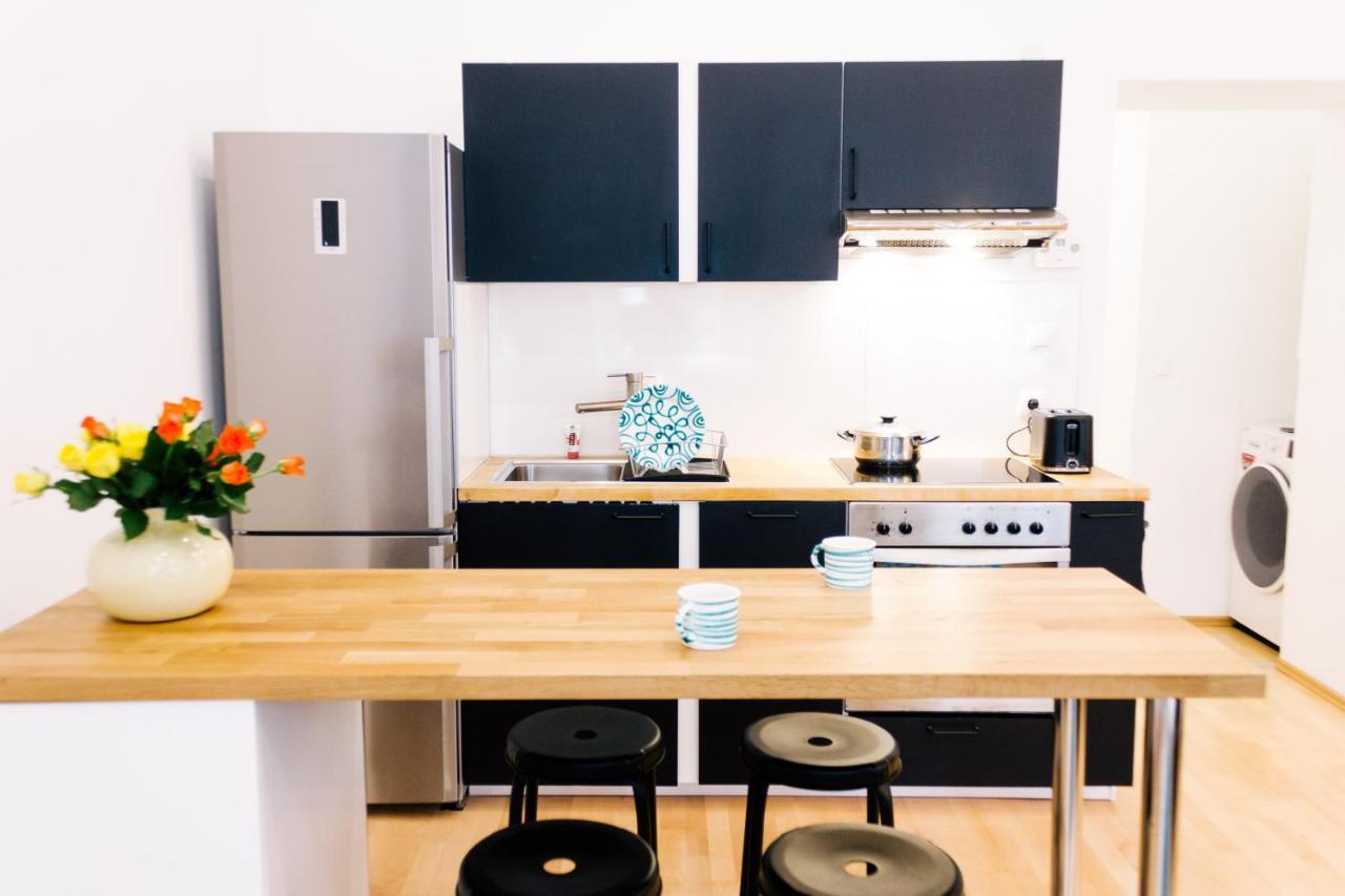 Bright, Central And Stylish City Apartment Wina Bagian luar foto